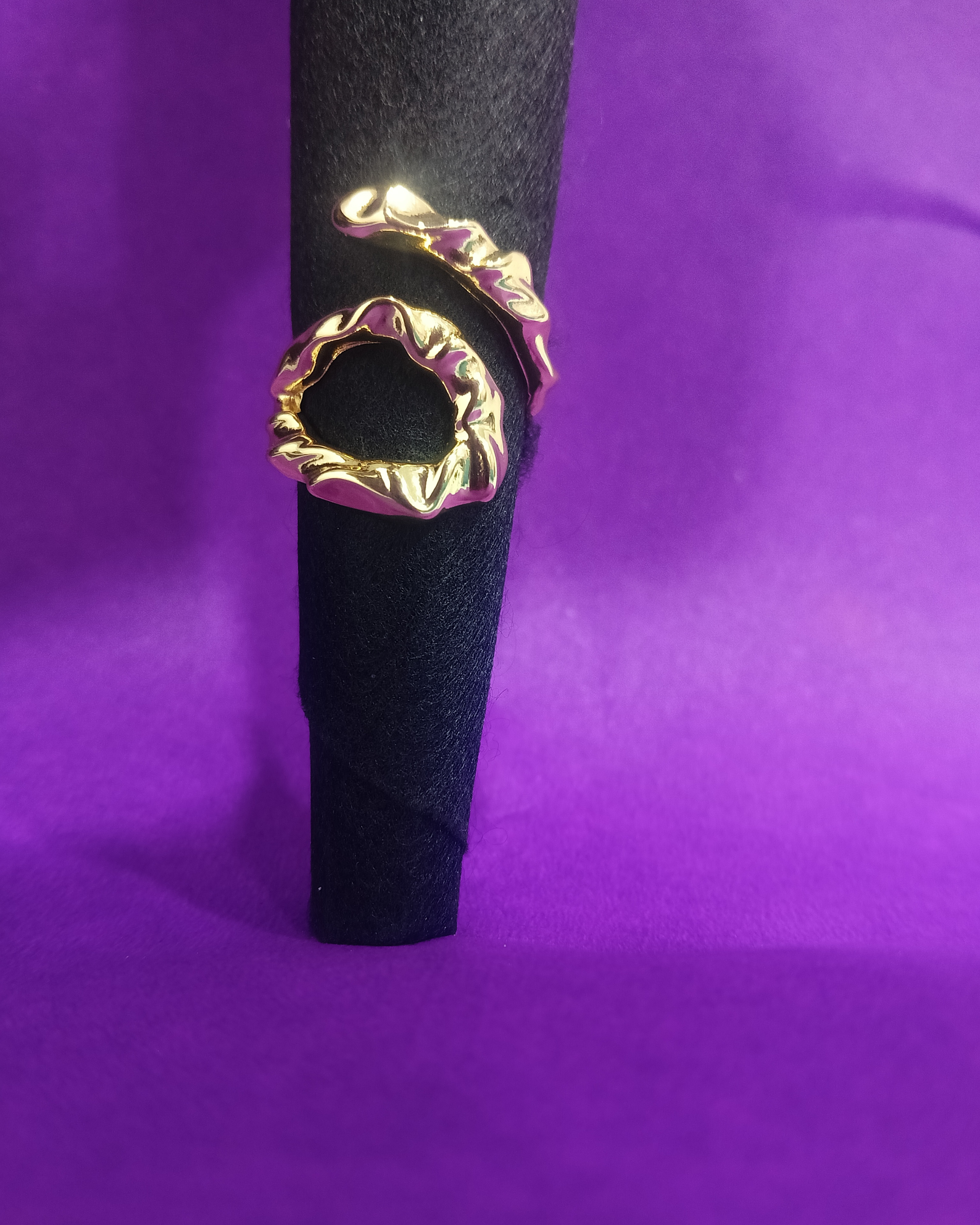 Gold Hoop Rings with Wavy Design