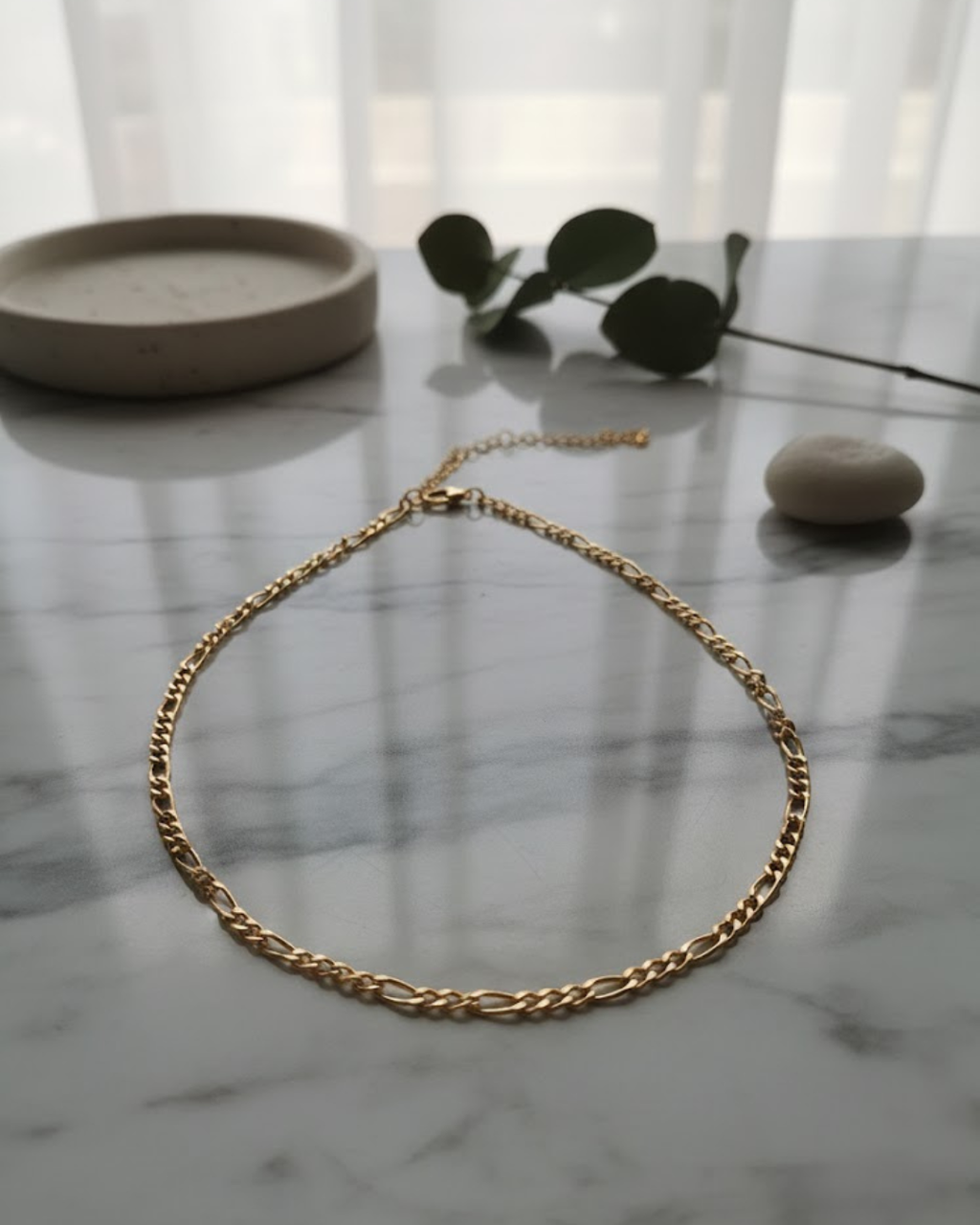 Stylish gold-plated paperclip chain necklace